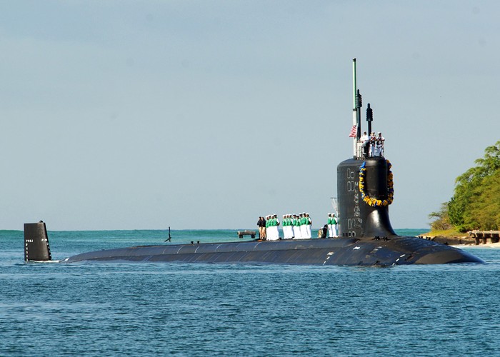 Tàu ngầm tấn công hạt nhân lớp Virginia đóng tại Trân Châu Cảng